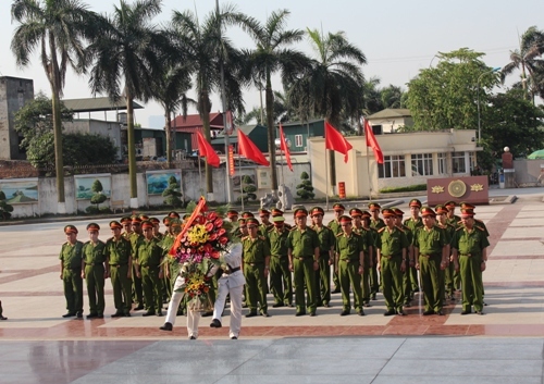 Êv88 chào đón năm mới 2026 kỷ niệm 46 năm ngày thành lập nhà trường